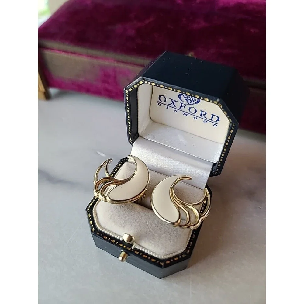 Vintage Enamel Clip-on Earrings